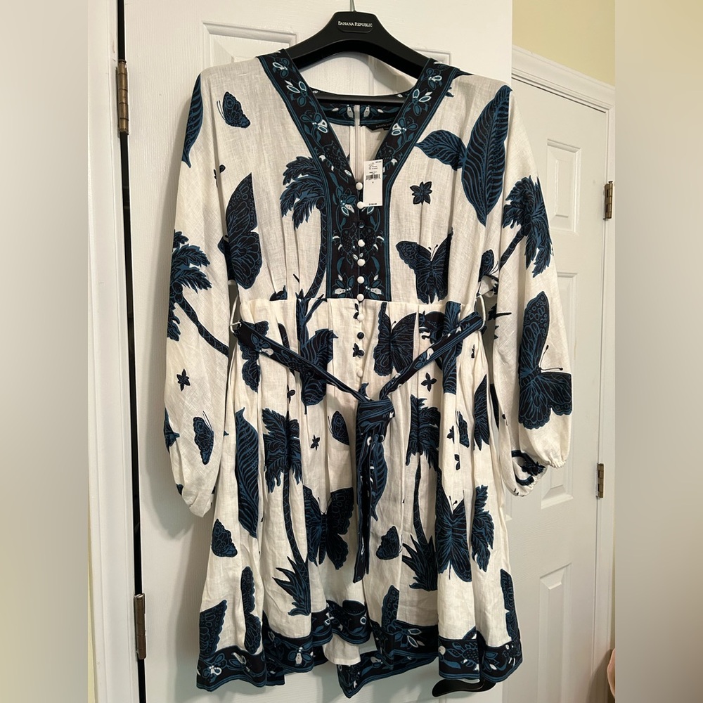 Banana Republic White and Blue Floral Dress
NWT